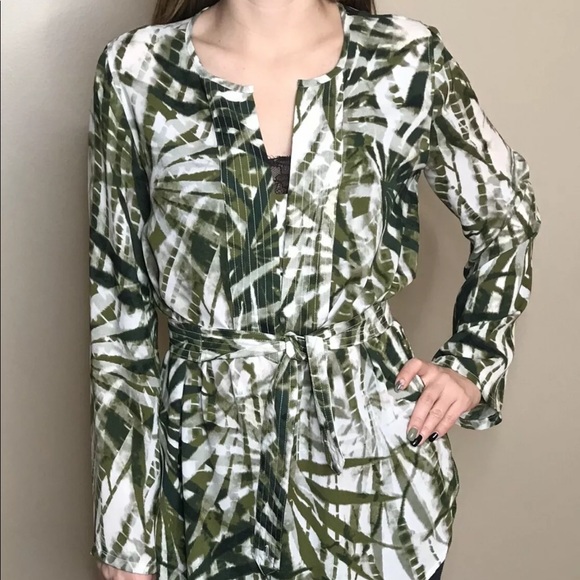 Punt Roma 🌿 Neck Blouse 🍃 - Picture 2 of 7